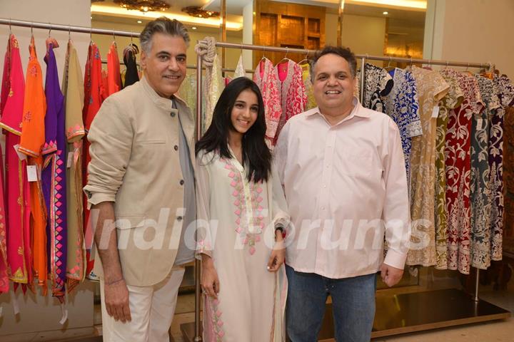 Abu Jaani & Sandeep Khosla poses for camera at their Spring Summer Collection Launch