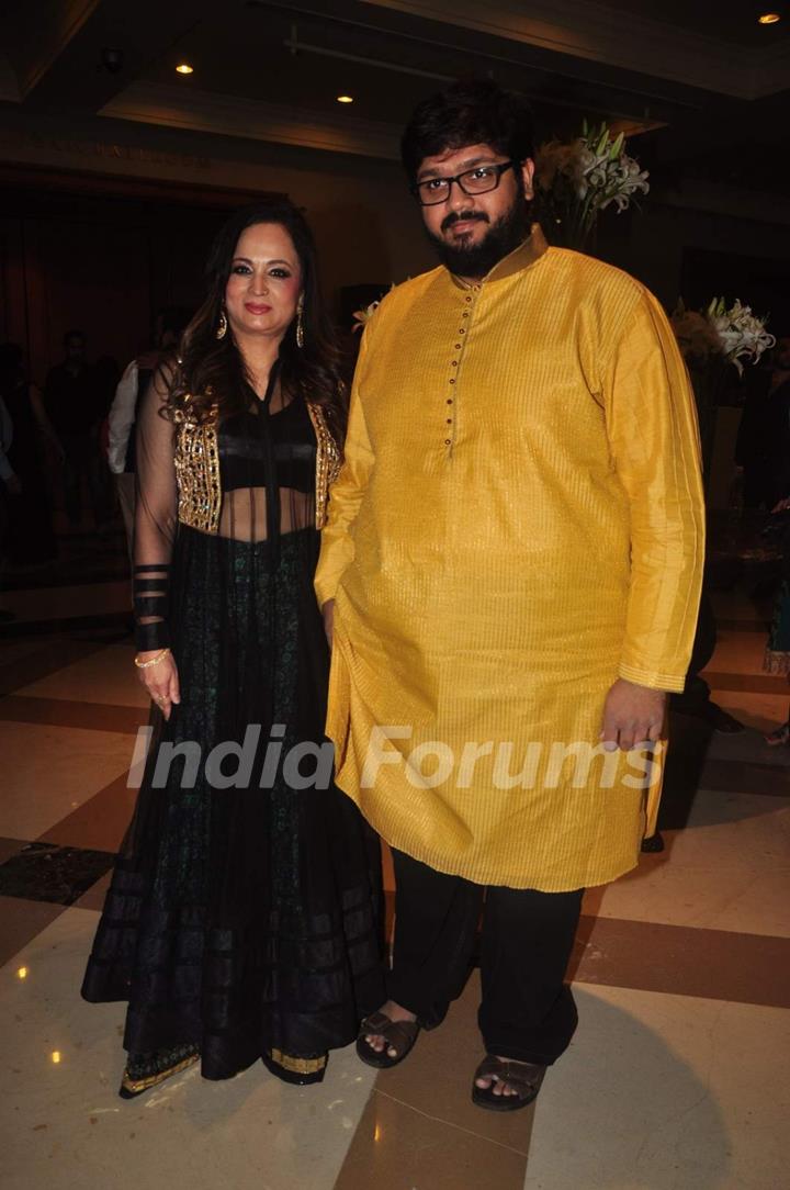 Smita Thackeray with her son at The Beti Fashion Show 2015