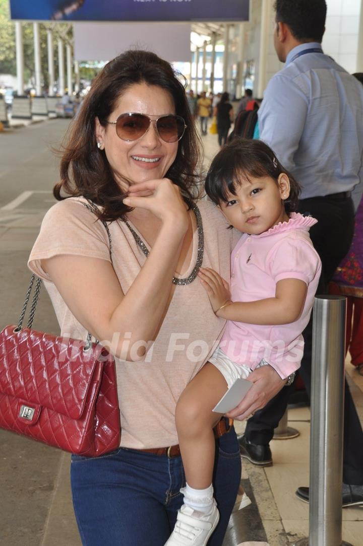 Neelam Kothari Returning From Planet Hollywood