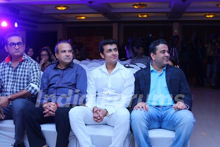 Sonu Nigam and Suresh Wadkar at IKL launch