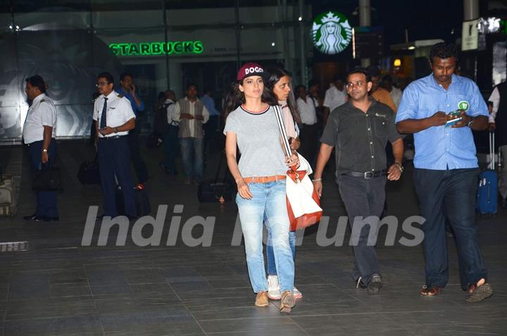 Kangana Ranaut Snapped at Airport