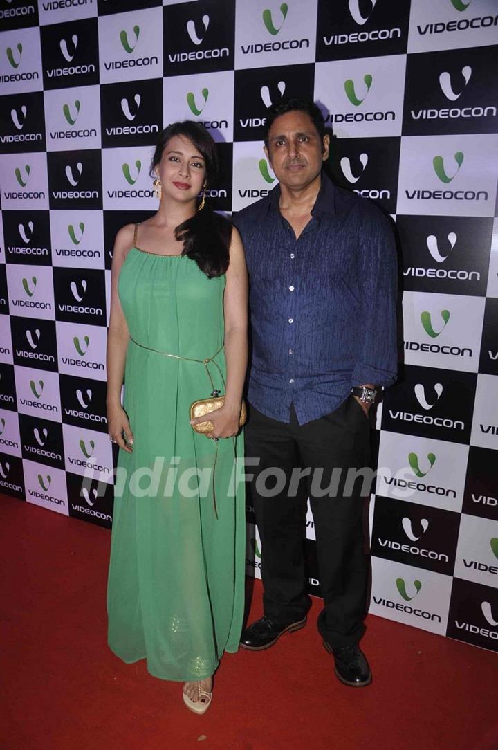 Preeti Jhangiani and Parvin Dabas pose for the media at Videocon Bash