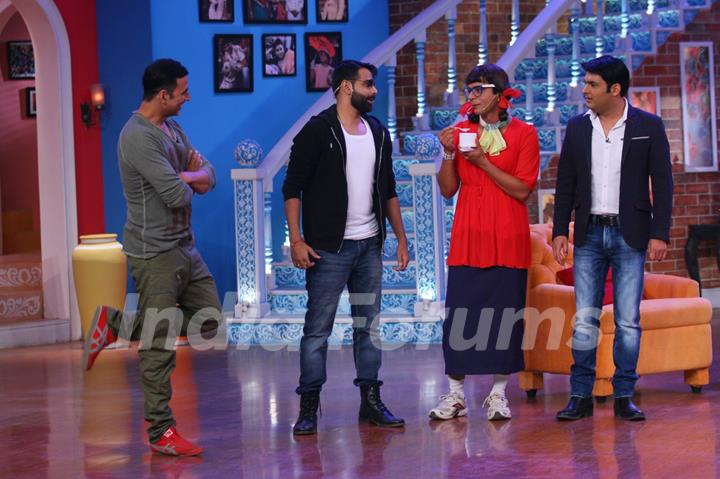 Promotions of Gabbar Is Back on Comedy Nights with Kapil