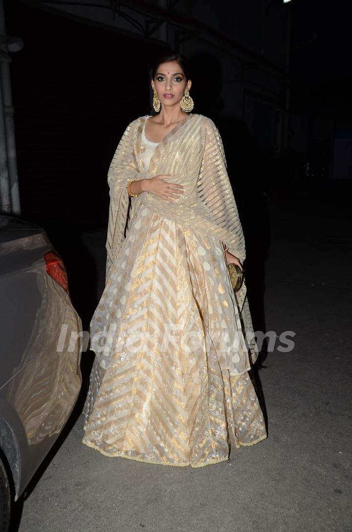 Sonam Kapoor at Dinanath Mangeshkar Award