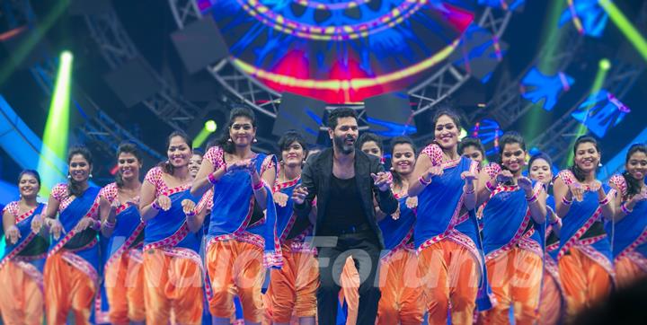 Prabhu Deva performs at Vijay Awards 2015