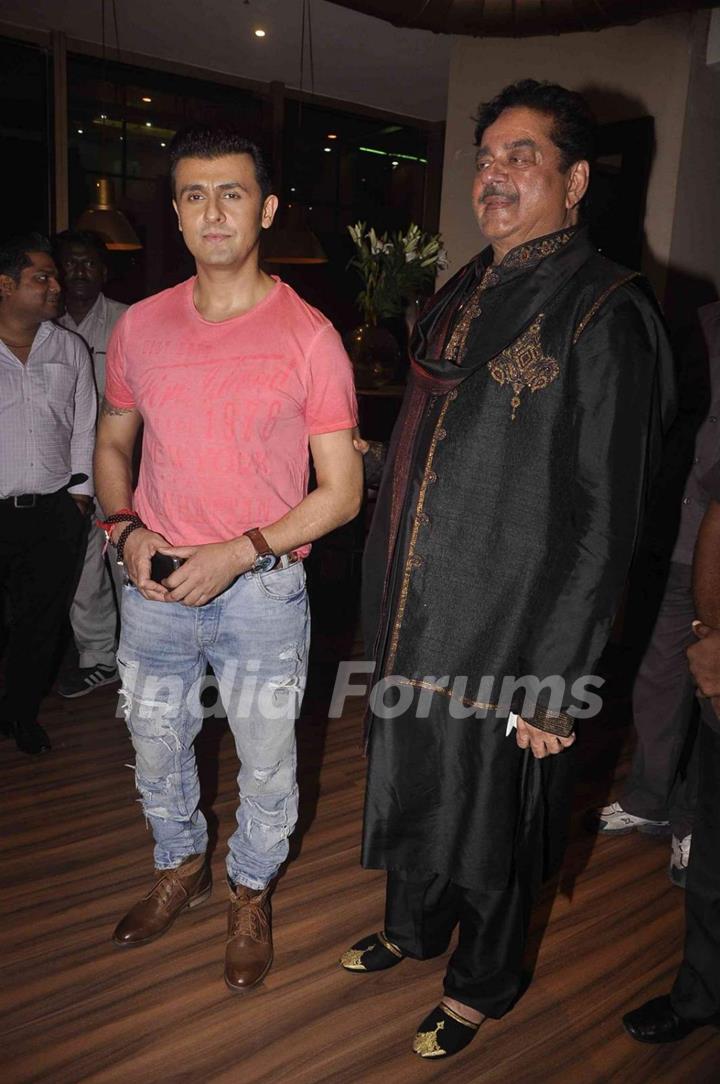 Shatrughan Sinha and Sonu Niigam Snapped at Amar Singh's Bash