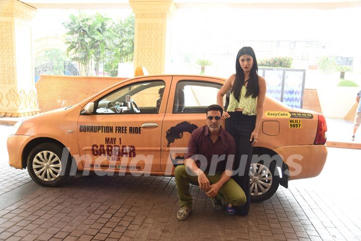 Akshay Kumar and Shruti Hassan Promoting Gabbar Is Back