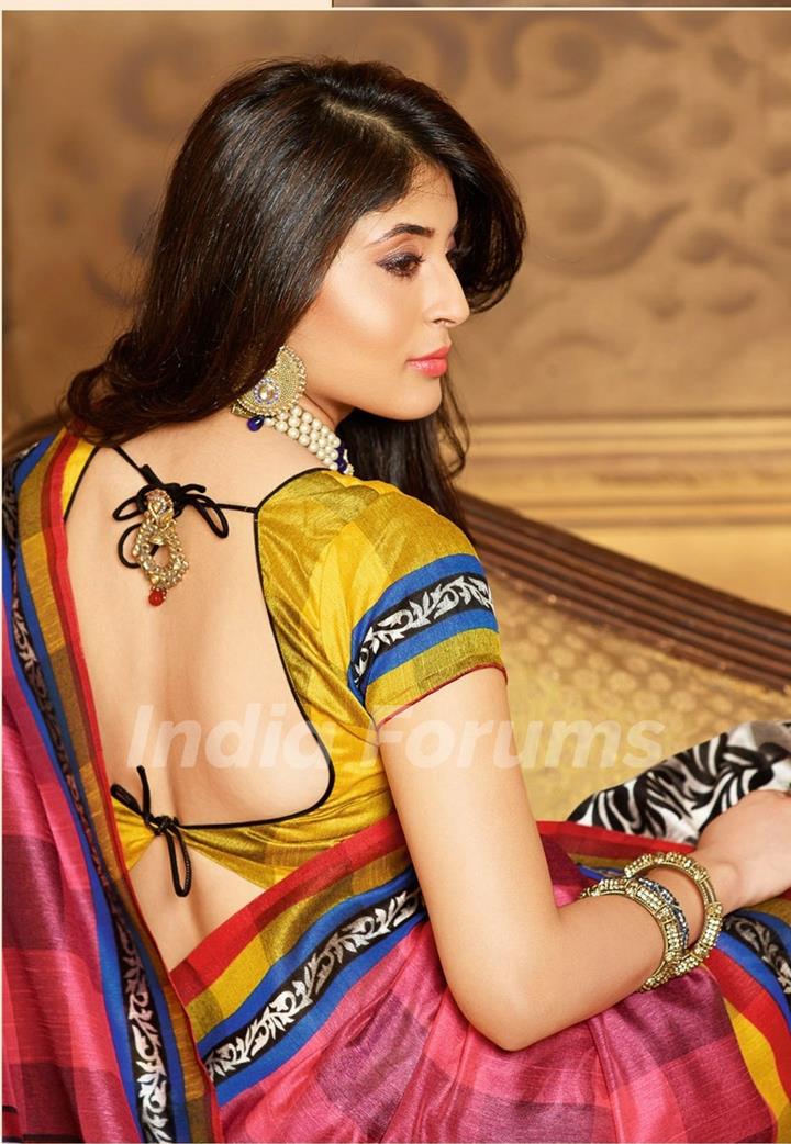 Kritika Kamra Bollywood Style Pink And Off White Colour Art Silk Printed Saree