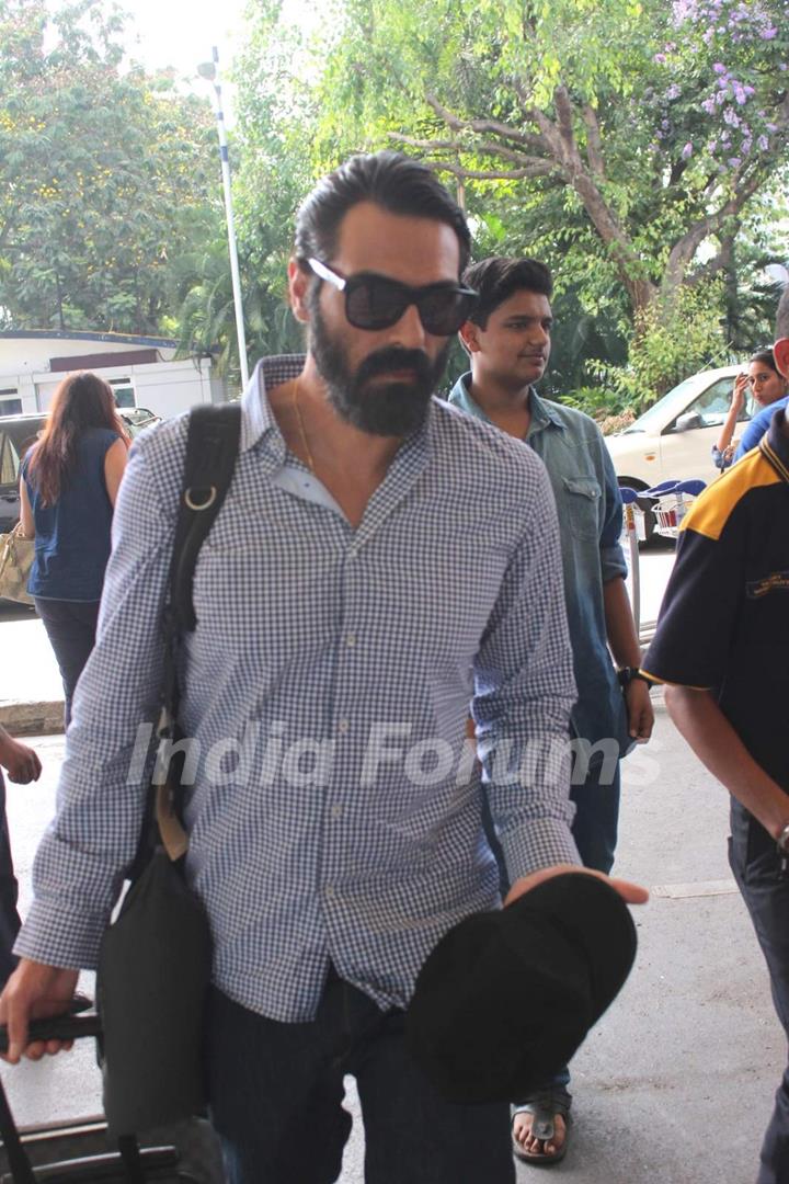 Arjun Rampal Snapped with a Bearded Hunk Look at Airport