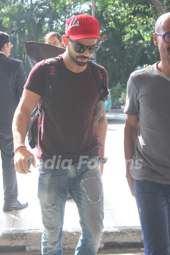 Virat Kohli Snapped at Airport