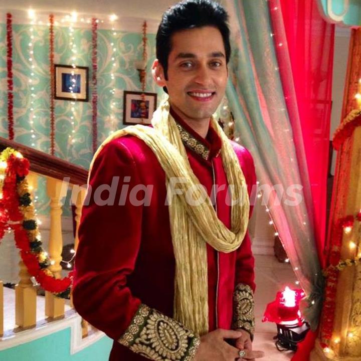 Sumit Vats on the sets of Ajab Gajab Ghar Jamai