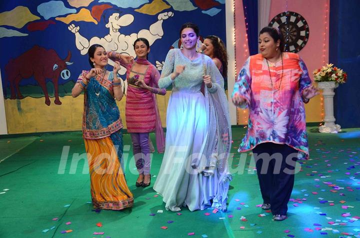 Piku Promotions at Taarak Mehta Ka Ooltah Chashmah