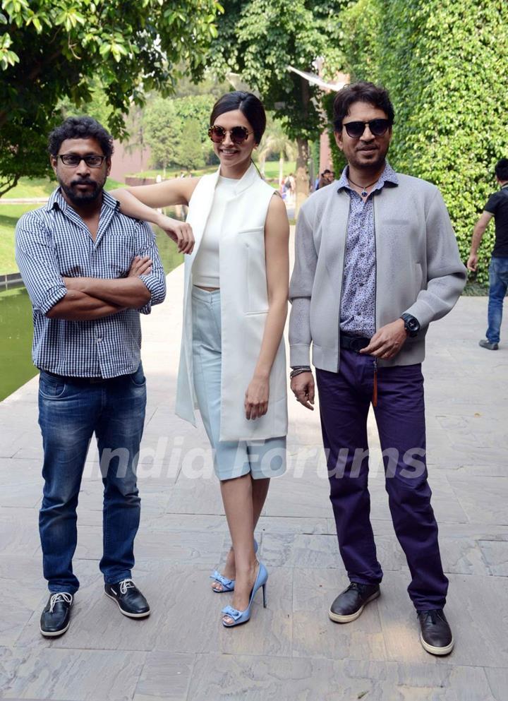 Shoojit Sircar, Deepika Padukone and Irrfan Khan Promotes Piku in Delhi