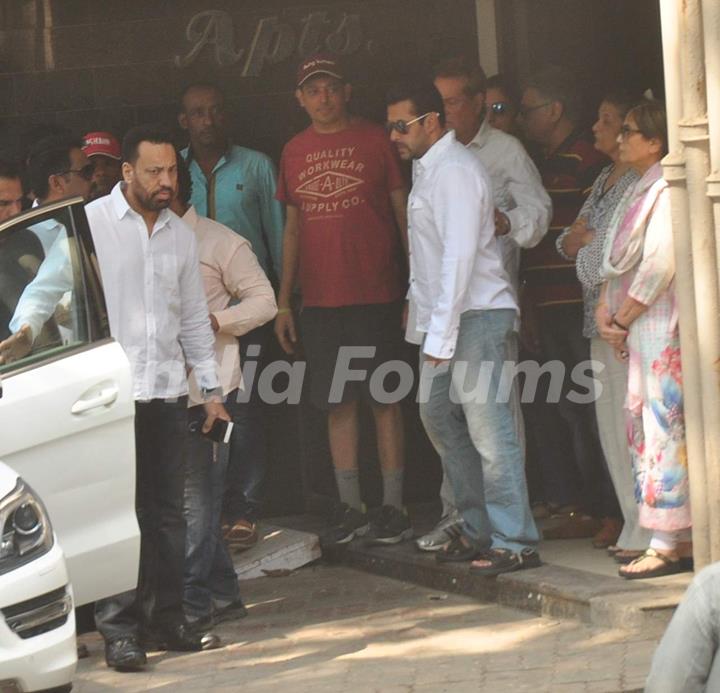 Salman Leaves for Court