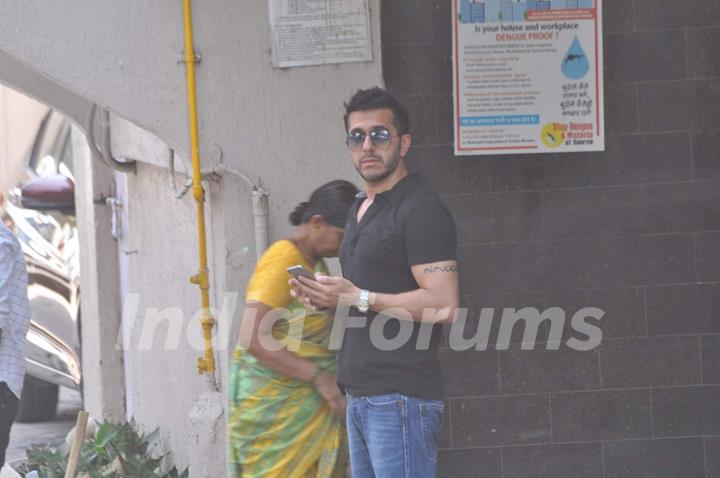 Ritesh Sidhwani Visits Salman at his Home