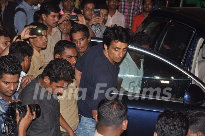 Sonu Sood Visits Salman Khan at his Residence