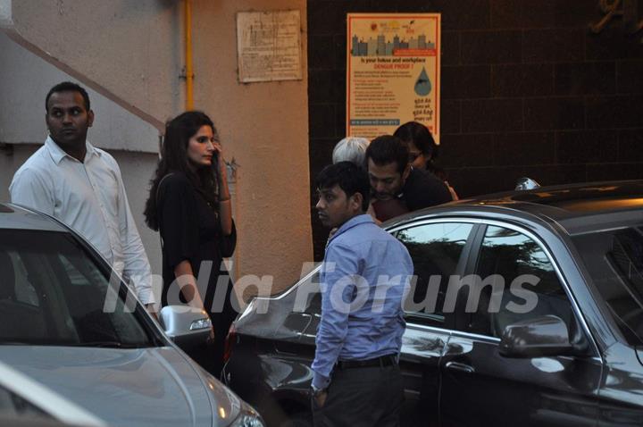 Waheeda Rehman Snapped at Salman's Residence (Galaxy Apartments)