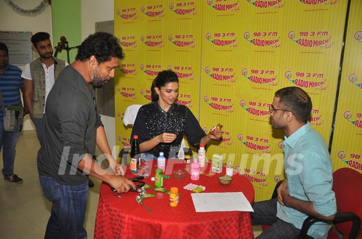 Shoojit Sircar and Deepika Padukone Promoting Piku on Radio Mirchi