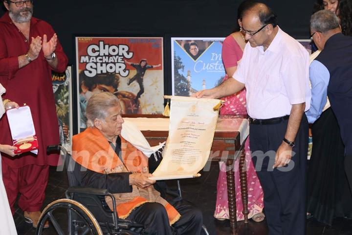 Shashi Kapoor receives Dadasaheb Phalke Award