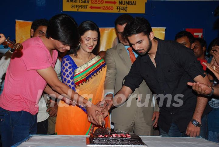 Itna Karo Na Mujhe Pyar Completes 100 Episodes