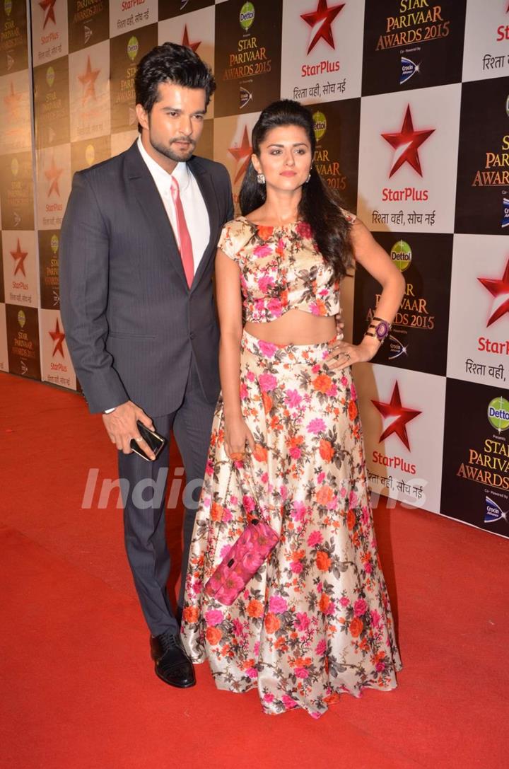 RaQesh Vashisth and Ridhi Dogra pose for the media at Star Parivaar Awards 2015