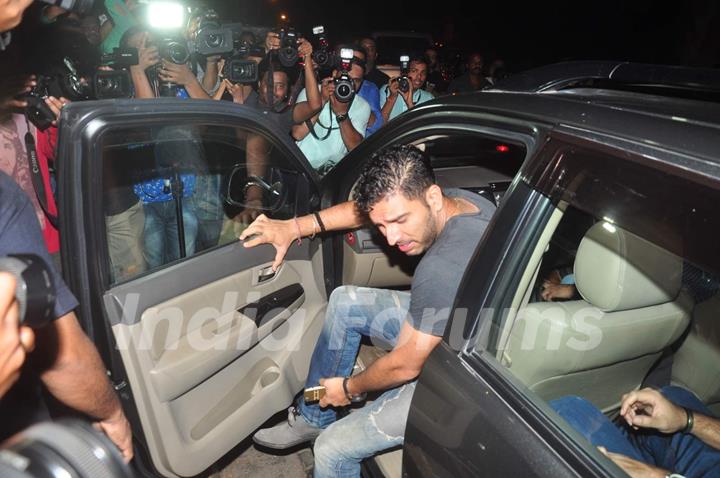 Yuvraj Singh at Deepika's Success Bash for Piku!