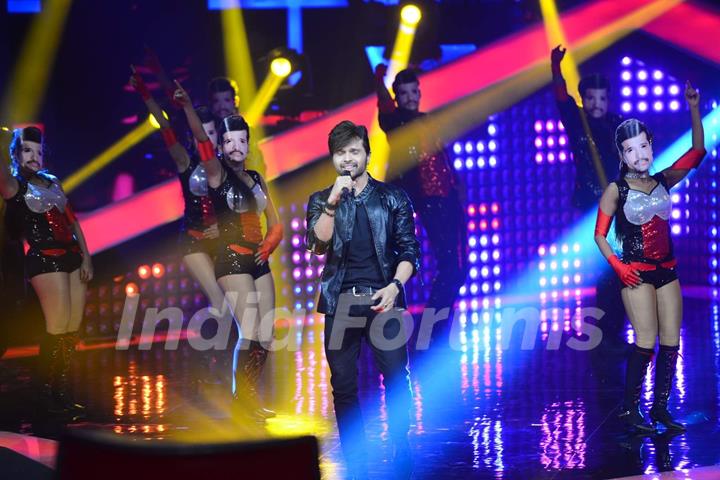 Himesh Reshammiya Performs at Voice India Launch