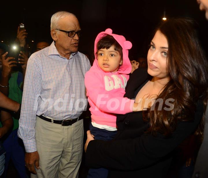 Who's More Beautiful? Aish or Aaradhya?