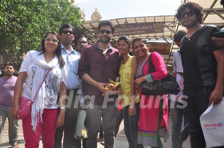 Jackky Bhagnani Poses With Fans at Siddhivinayak