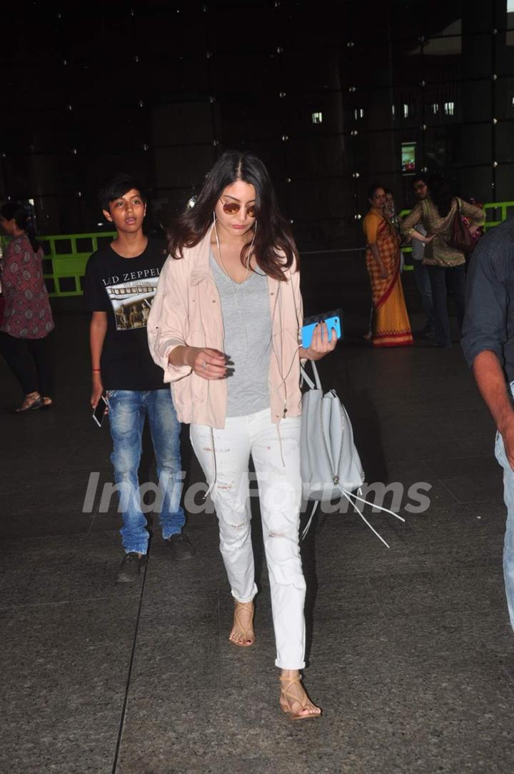 Anushka Sharma Returns From AIBA