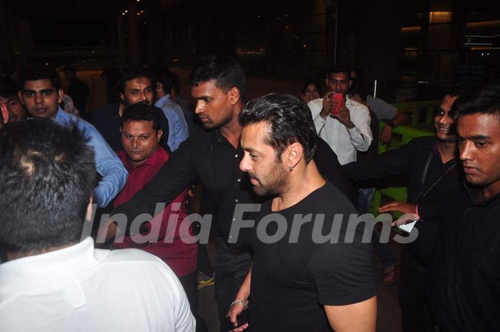 Salman Bhai Returns From AIBA