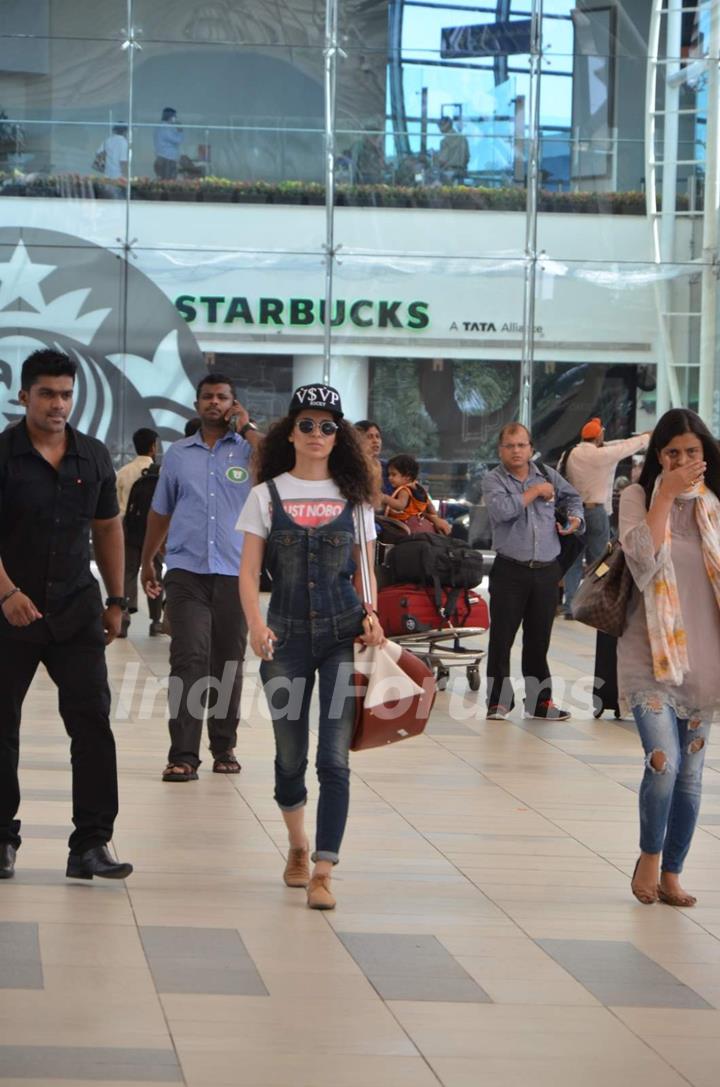 Kangana Ranaut Snapped at Airport