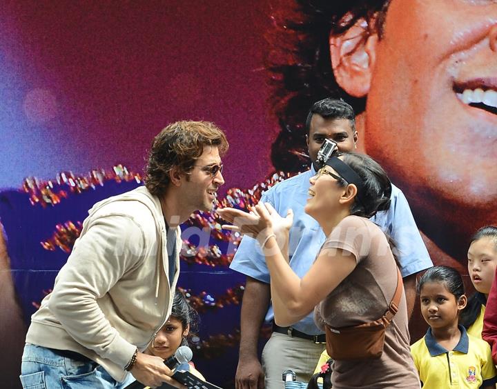 Hrithik Roshan shakes a leg with a fan at Pavillion Mall in Malaysia