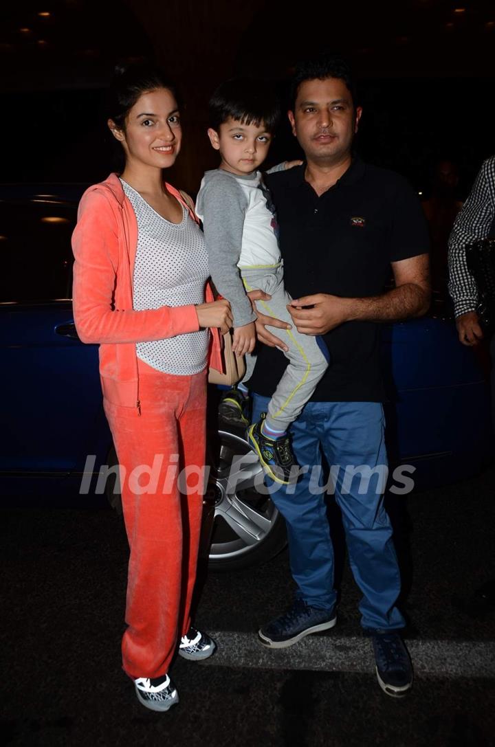 Bhushan Kumar and Divya Khosla Kumar  Leave for IIFA 2015