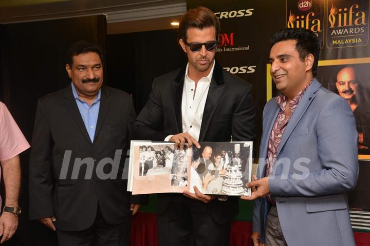 Hrithik Roshan Launches Book at IIFA