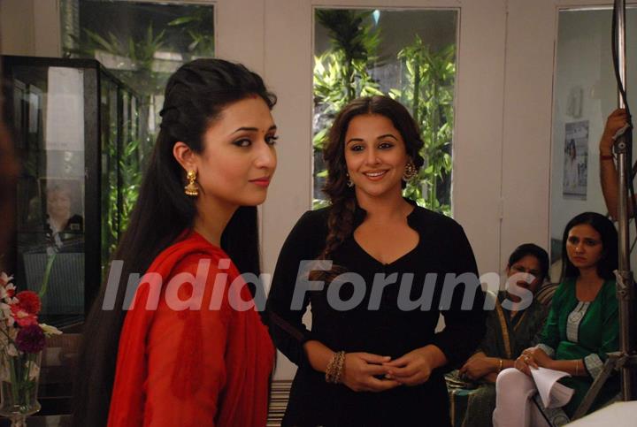 Vidya Balan was snapped on the sets of Ye Hai Mohabbatein for the Promotions of Hamari Adhuri Kahani