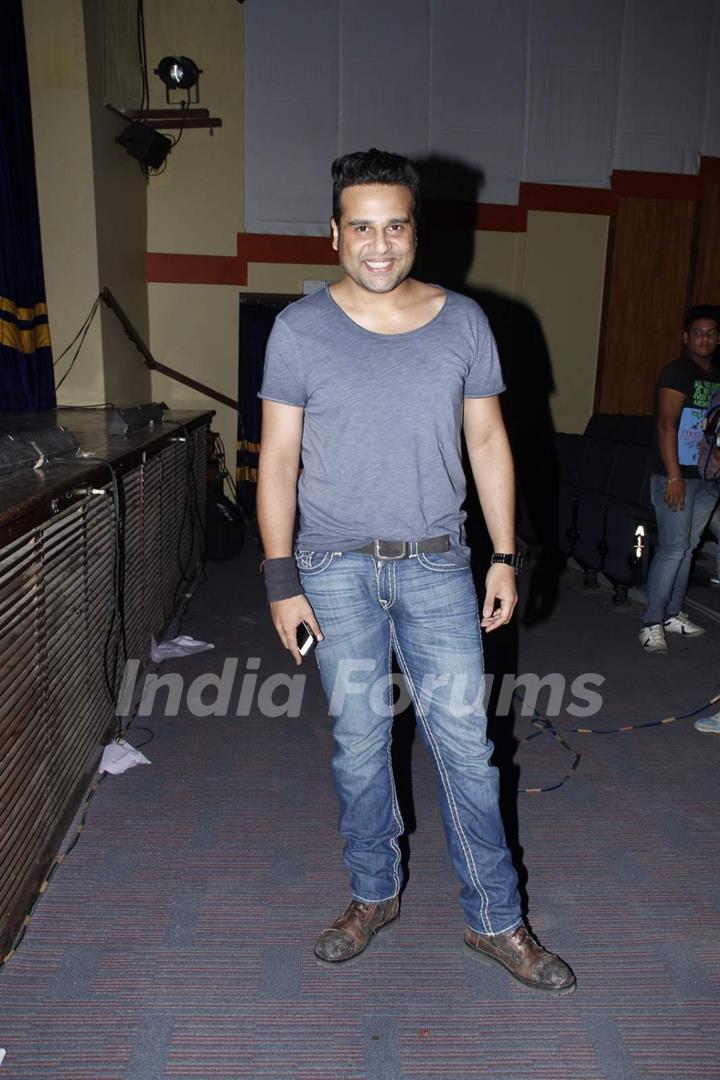 Krushna Abhishek poses for the media at Rahul Saxena's Dance Fest