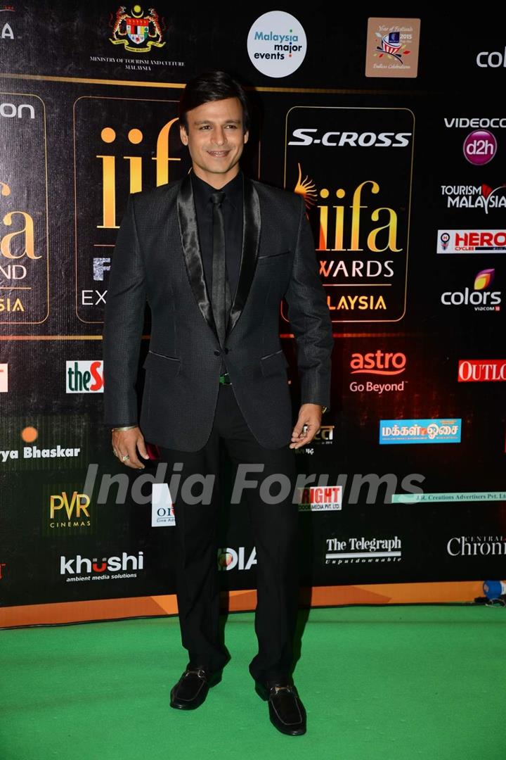 Vivek Oberoi poses for the media at IIFA 2015 Day 2