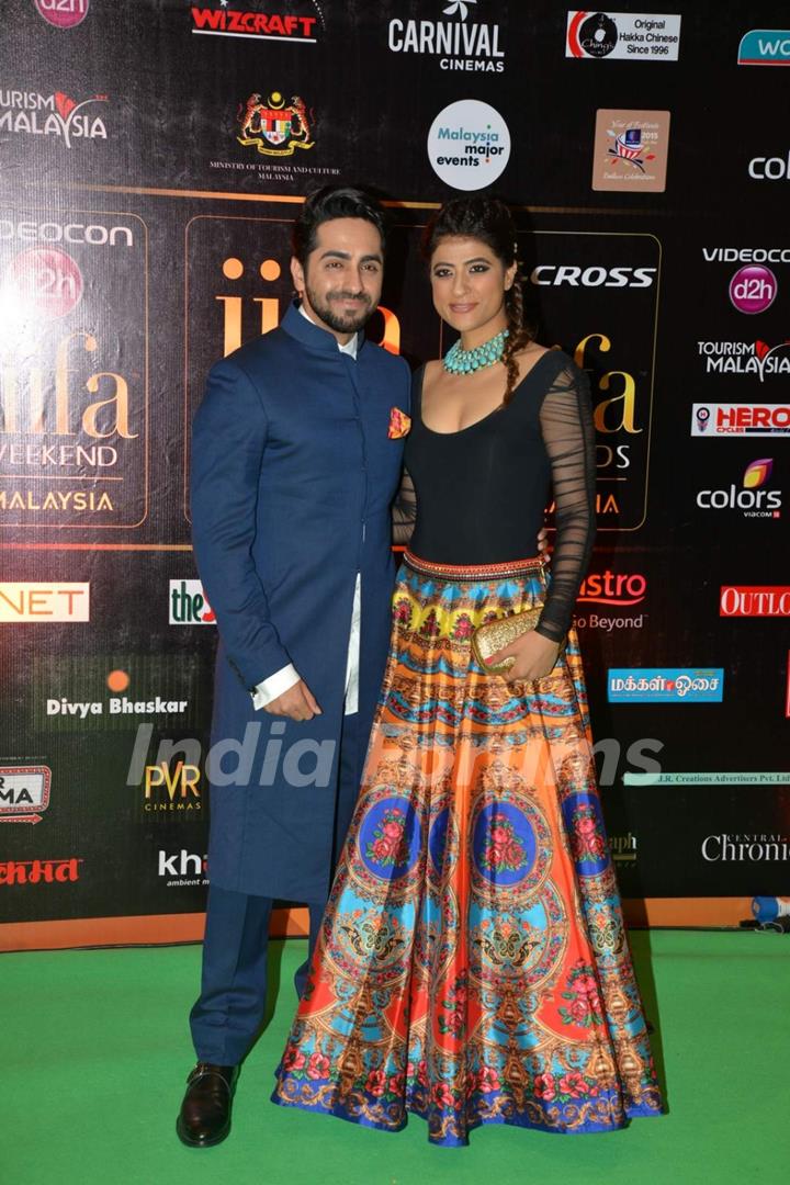 Ayushmann Khurrana poses with wife Tahira Kashyap at IIFA 2015 Day 2