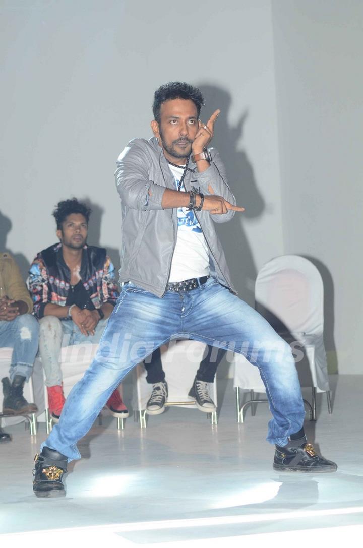 Dharmesh Yelande performs at ABCD 2 Pond's Men Promotions