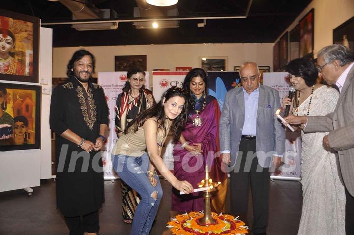 Ameesha Patel inaugurates  CPAA Art Exhibition