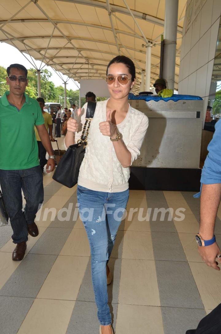 Shraddha Kapoor  Snapped at Airport