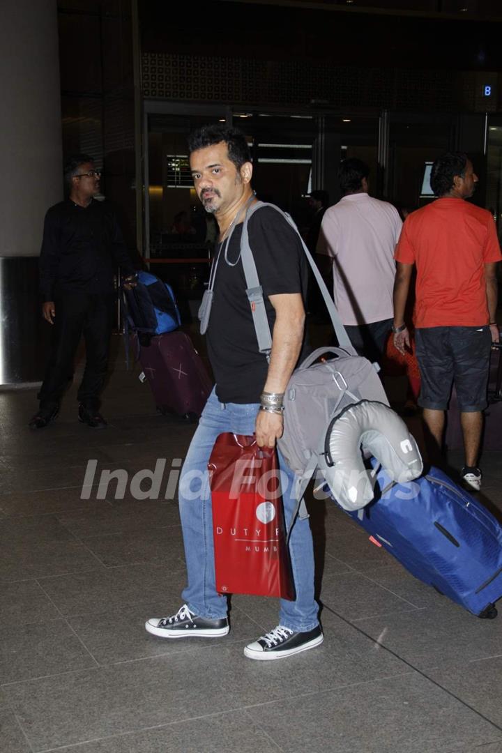 Ehsaan Noorani Snapped at Airport