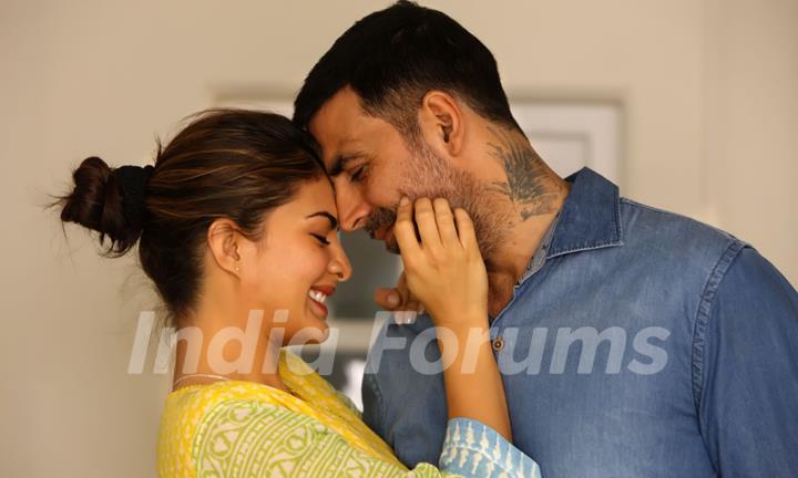 Akshay Kumar and Jacqueline fernandes in Brothers