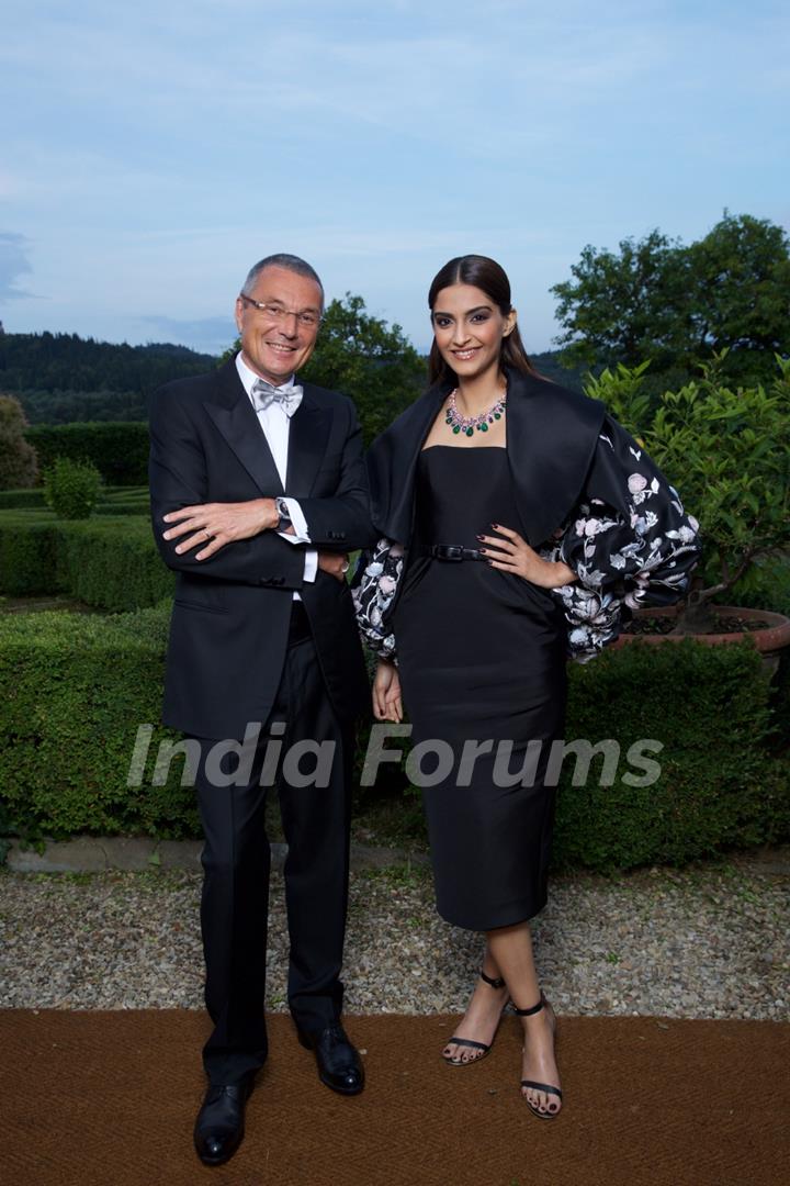 Sonam Kapoor Unveils Jewellry Collection at Villa Di Maiano in Florence!