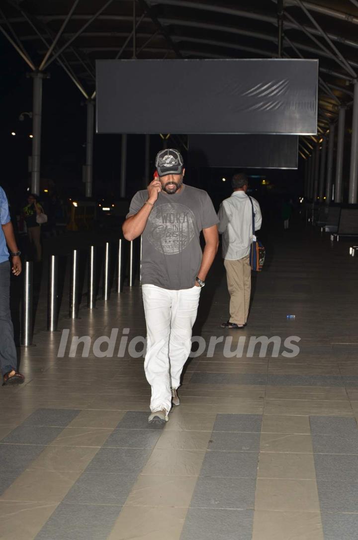 R Madhavan Snapped at Airport