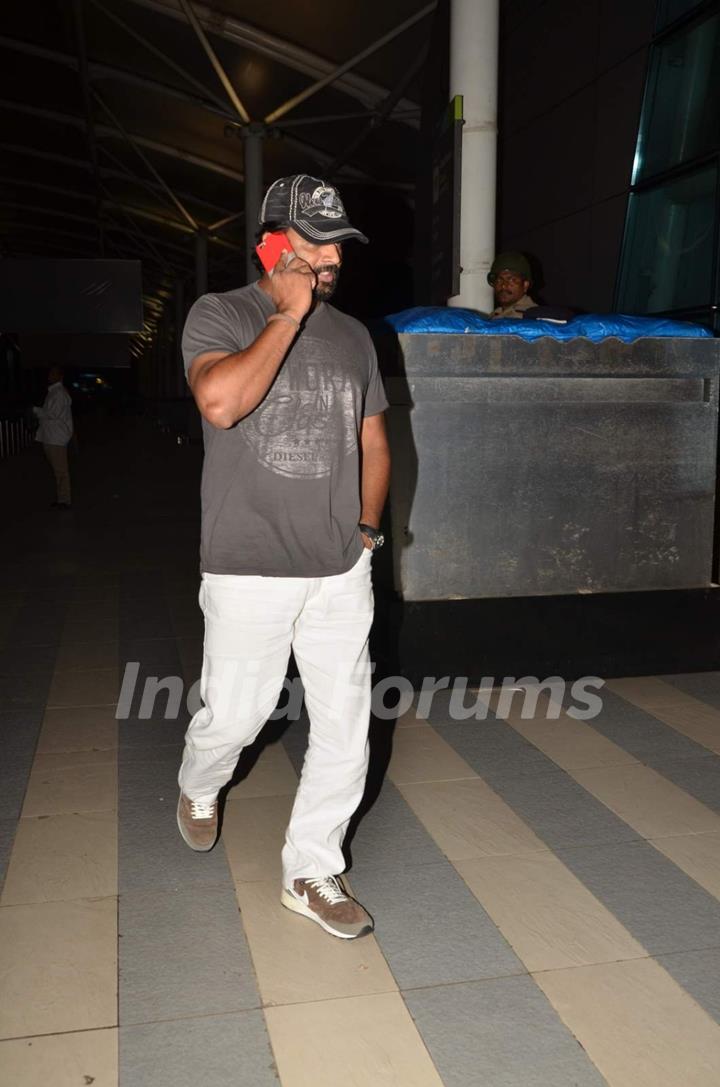 R Madhavan Snapped at Airport