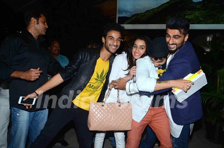 Celebs Snapped in a cute moment at the Airport