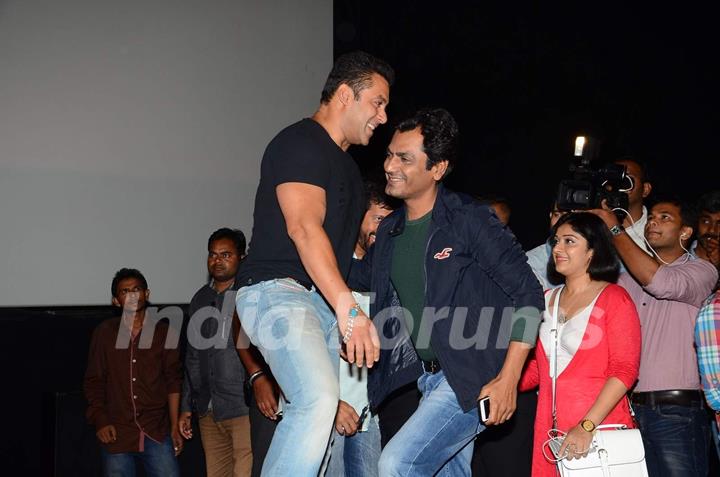 Nawazuddin Arrives at Trailer Launch of Bajrangi Bhaijaan