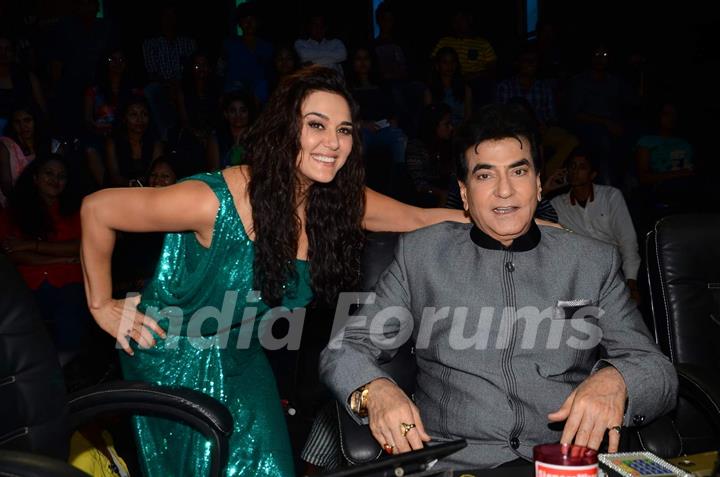 Jeetendra and Preity Zinta on the Sets of Nach Baliye!